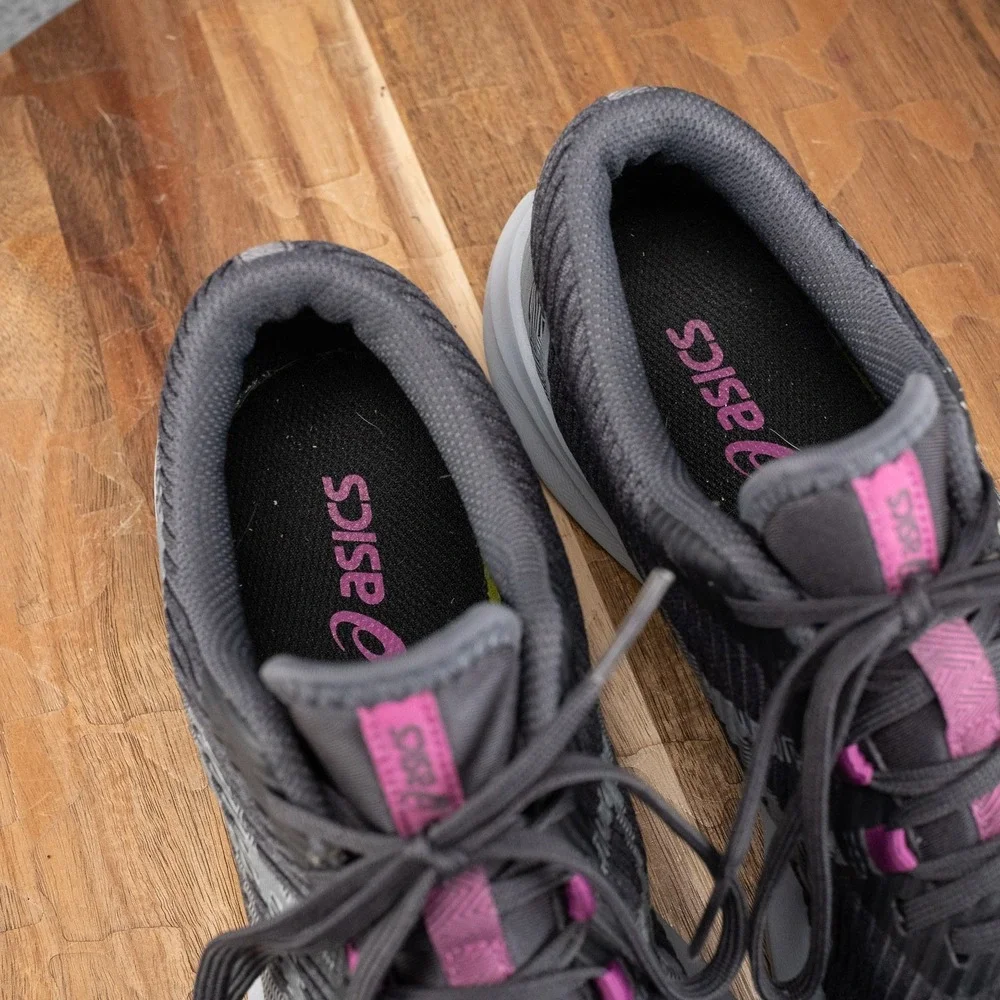 Size 9.5 - Asics Versablast Running Shoes Women's Gray Sneakers 1012A835 *READ*